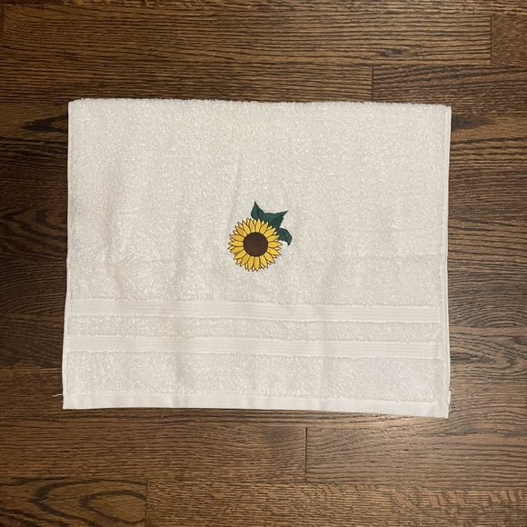 Embroidery,sunflower logo, white hand towels ,size 26×16 - Picture 1 of 4